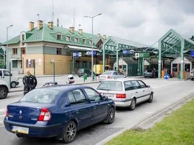 На границе с Польшей задержали гражданина Австрии, которого обвиняют в педофилии