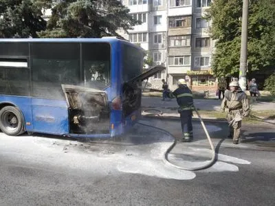 В Днепропетровской области во время движения загорелся автобус