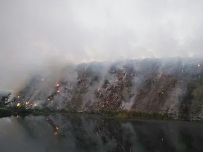 Чернігівське сміттєзвалище обкопали для нерозповсюдження пожежі