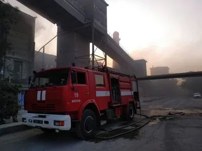 На Миколаївщині ліквідували пожежу на цементному заводі