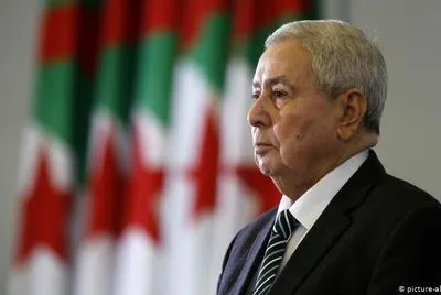 Президентские выборы в Алжире назначили на декабрь