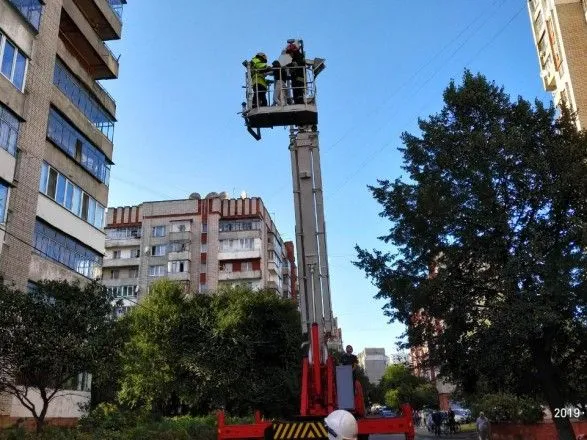 У Львові з балкону зняли жінку, яка чотири дні просиділа у замкненій квартирі