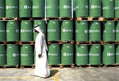 Добыча нефти в Саудовской Аравии упала вдвое после атаки на НПЗ