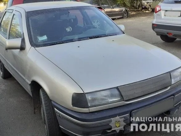 В Житомирской области у мужчины украли машину во время ее продажи