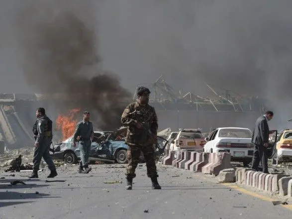 Таліби підірвали автомобіль на півдні Афганістану, загинули 20 людей