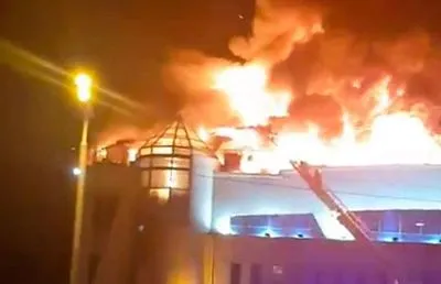 Во Владивостоке произошел масштабный пожар в крупном ТРЦ
