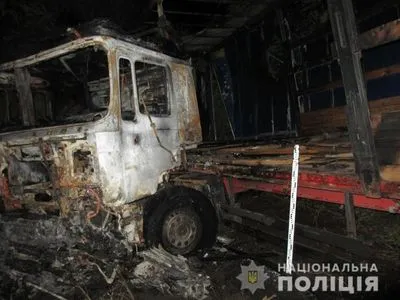 В Запорожской области грузовик столкнулся с легковушкой, три человека погибли