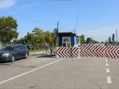 С сегодняшнего дня КППВ "Каланчак" на админгранице с Крымом будет пропускать только пешеходов