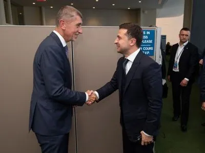 Зеленський зустрівся з прем’єр-міністром Чехії і запросив його до України