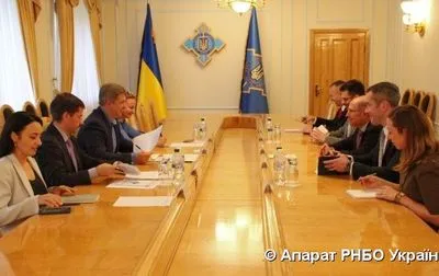 Данилюк обсудил с военным советником США реформу Укроборонпрома