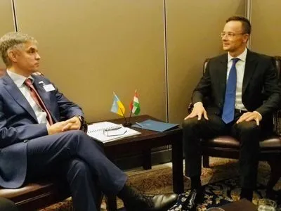 Глави МЗС України та Угорщини домовились про контакт на найвищому рівні