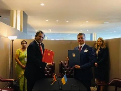Україна та Шрі-Ланка підписали безвіз для дипломатів