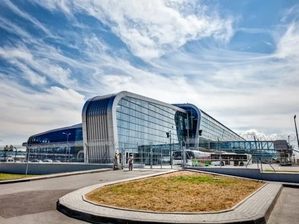 Полиция проверяет информацию о заминировании аэропорта во Львове