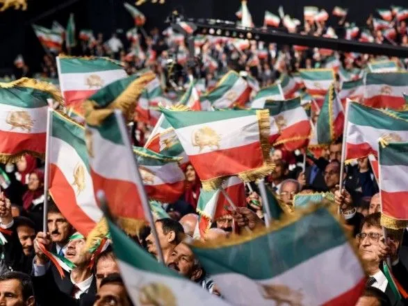 ФИФА может отправить в Иран миссию, чтобы проверить, позволят ли женщинам смотреть футбол