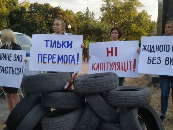 u-kharkovi-protestuvali-proti-obminu-obvinuvachenikh-u-terakti-bilya-palatsu-sportu