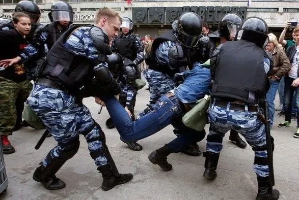 В Росії за посягання на честь поліцейських в Мережі каратимуть штрафами
