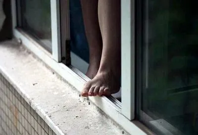 Женщина выпрыгнула с балкона седьмого этажа в Кировоградской области