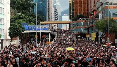 Протести у Гонконгу: поліція вперше застрелила мітингувальника