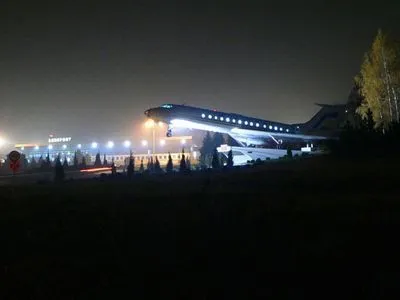 У Молдові Airbus, який вилітав у Москву, мало не зіткнувся з 3 машинами служб аеропорту