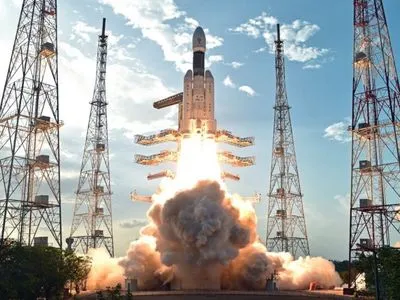 Індія сподівається встановити контакт з модулем після його жорсткої посадки на Місяці
