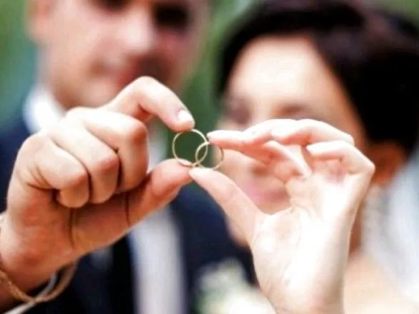 В Україні з 2007 року помітна тенденція зменшення кількості шлюбів