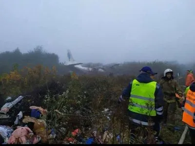 Из-за падения самолета под Львовом три человека погибли - ГСЧС