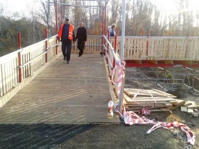 На мосту біля Станиці Луганської відкрили тимчасовий перехід