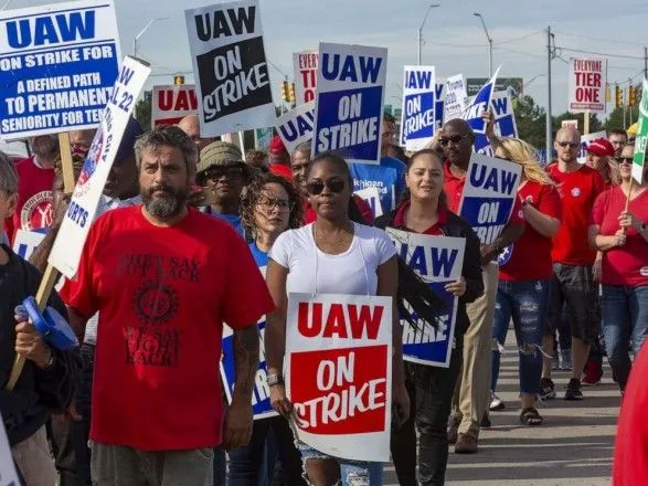 В США страйкуют почти 50 тысяч рабочих General Motors
