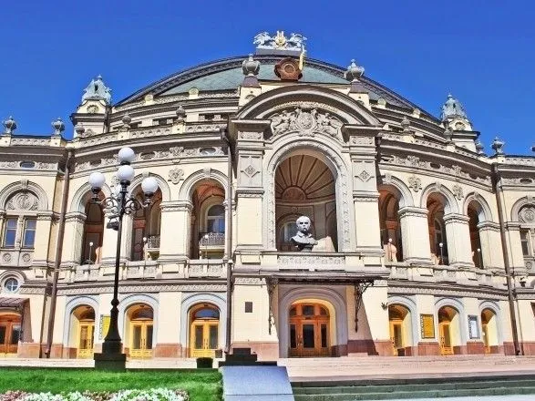 stolichniy-akademichniy-teatr-operi-i-baletu-vitratit-na-restavratsiyu-1-5-mln-griven