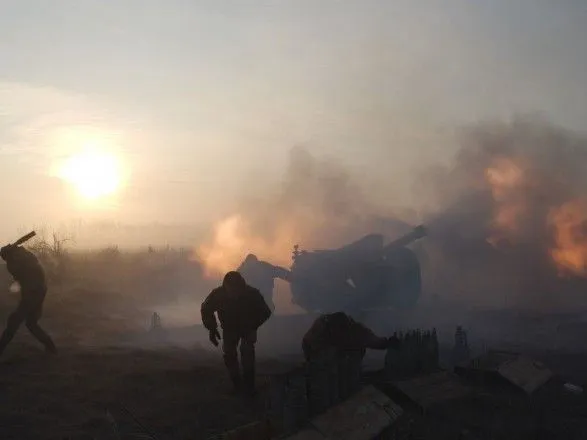Ситуация на Донбассе: боевики уже 14 раз обстреляли украинские позиции