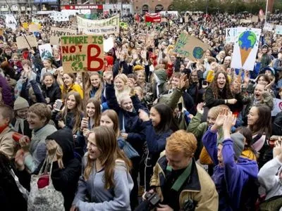 В Амстердаме и Берлине начались климатические протесты