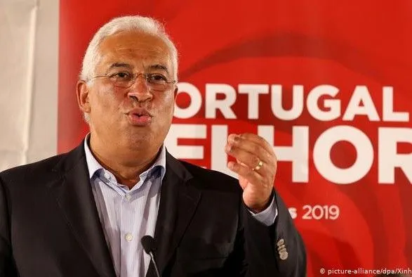 На парламентских выборах в Португалии уверенно побеждают социалисты