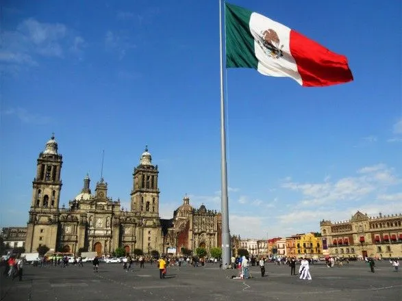 Мэра мексиканского города привязали к пикапу и волочили по улицам