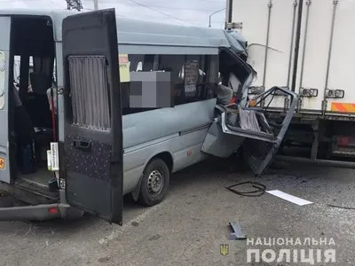 Кількість травмованих через зіткнення маршрутки та вантажівки у Запоріжжі зросла до 11 осіб