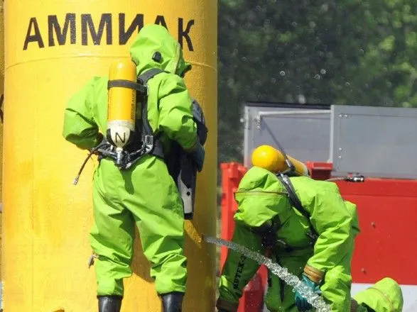 В Донецкой области из-за отравления газами на предприятии 2 человека находятся в тяжелом состоянии