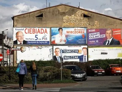 Опросы предсказали националистам победу на выборах в Польше