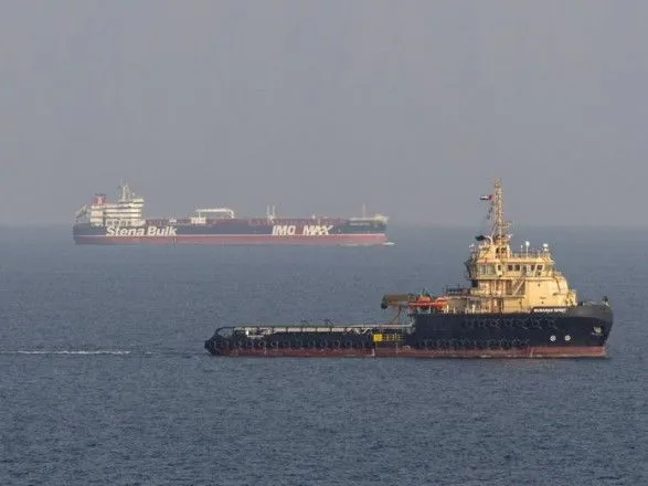 Возле Саудовской Аравии обстреляли ракетами иранский нефтяной танкер