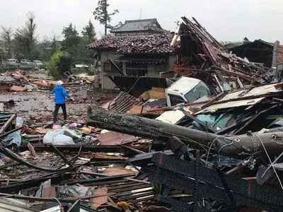 Тайфун в Японии: неподалеку Токио произошел оползень