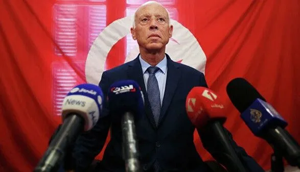 Выборы президента в Тунисе: профессор университета побеждает медиамагната с 73% голосов