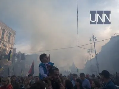 Файєри, українські прапори і гасла: у Києві розпочалася акція "Ні капітуляції!"