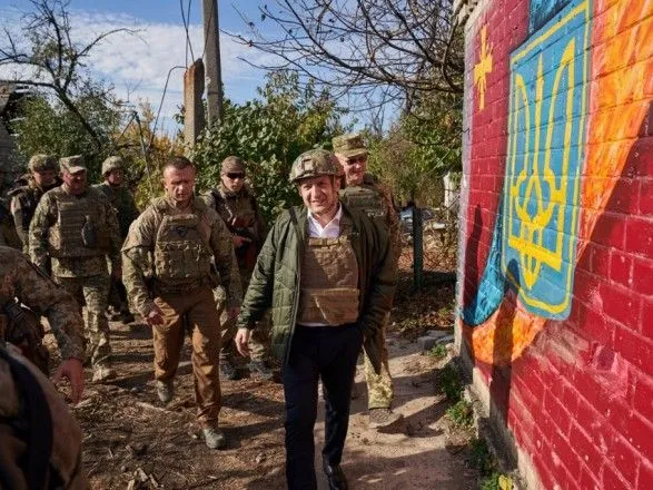 События на Донбассе стали для Украины шоковой терапией - Зеленский