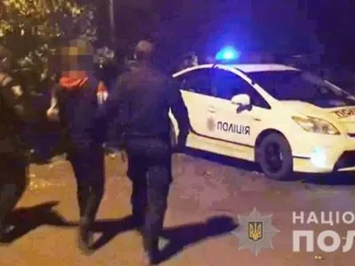 Одеські правоохоронці затримали групу молодиків за підозрою у серії розбоїв