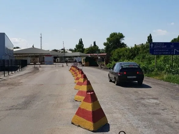 Ситуація на КПВВ на Донбасі: у чергах застрягли 160 авто
