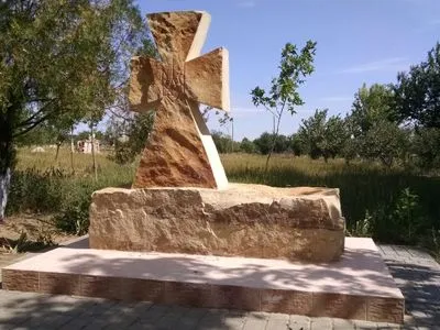 На Одещині залили фарбою пам'ятник захисникам України