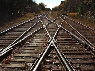 Во Львовской области работник железной дороги упал под поезд