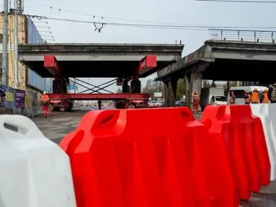 Движение ряда троллейбусов приостановят из-за строительства Шулявского путепровода
