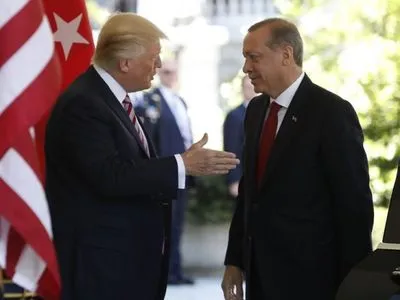 CNN: Трамп пропонував Ердогану домовитися з курдами і погрожував зруйнувати економіку Туреччини