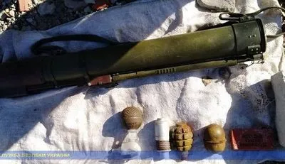 В Луганской области обнаружили очередные тайники с оружием, оставленным боевиками