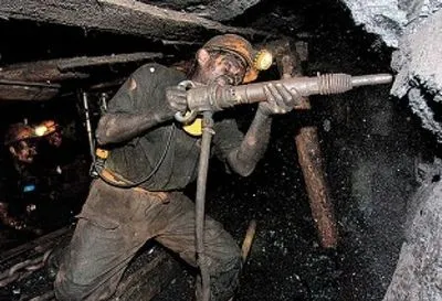 Минэкоэнерго дает гарантии продолжения работы только десяти шахт