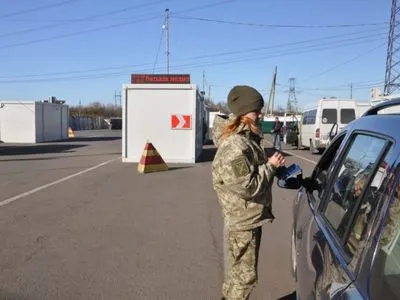 Ситуация на КПВВ на Донбассе: 240 автомобилей застряли в очередях